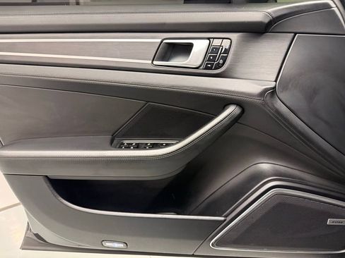 Used 2020 Porsche Panamera GTS image 20