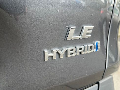 Used 2021 Toyota RAV4 LE image 26