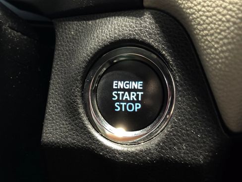 Used 2020 Toyota RAV4 XLE Premium AWD/4WD image 27