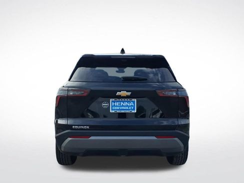 New 2026 Chevrolet Equinox LT w/ Convenience Package II FWD image 4