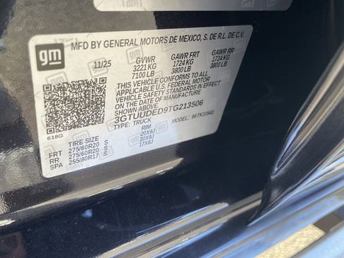 New 2026 GMC Sierra 1500 SLT image 30