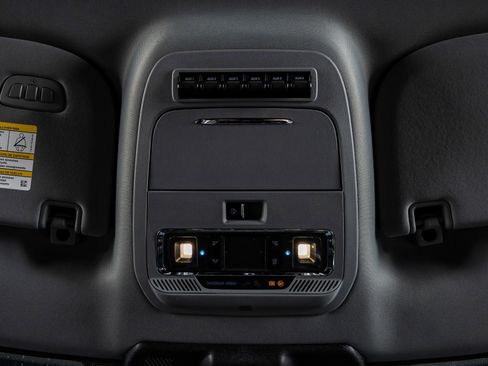 Used 2025 Ford F350 Lariat image 29