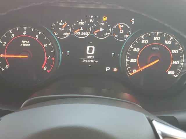 Used 2018 Chevrolet Camaro LT RWD image 16