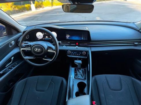 Used 2024 Hyundai Elantra SEL FWD image 31