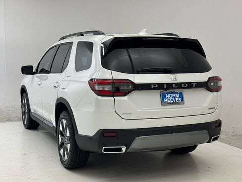 New 2026 Honda Pilot Touring image 7