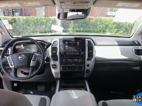 Used 2020 Nissan Titan SV w/ SV Convenience Package image 23