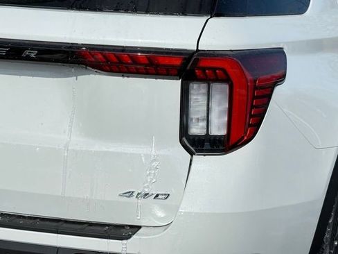 New 2026 Ford Explorer Active w/ Active Comfort Package image 7