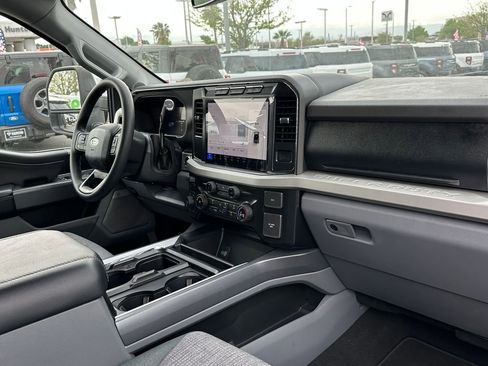 Used 2024 Ford F250 XLT w/ Black Appearance Package AWD/4WD image 15