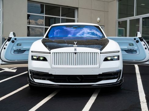Used 2024 Rolls-Royce Spectre w/ Spectre Launch Package AWD/4WD image 4