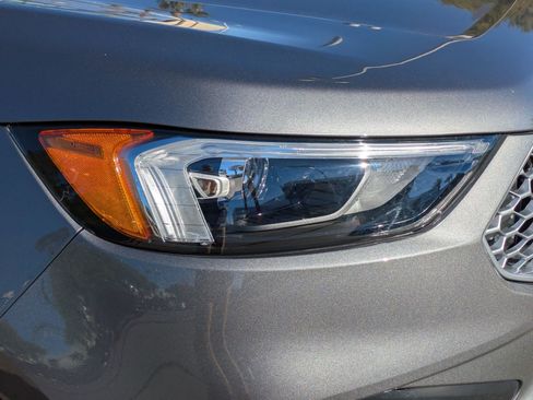 Used 2024 Ford Edge SEL w/ Convenience Package image 11