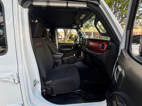 Used 2021 Jeep Gladiator Rubicon AWD/4WD image 15