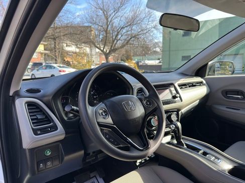 Used 2016 Honda HR-V LX image 12