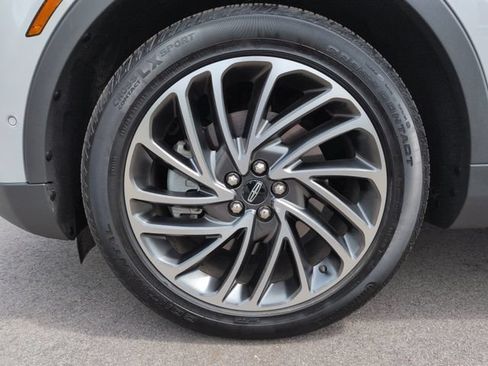 Used 2020 Lincoln Nautilus Reserve w/ Equipment Group 201A AWD/4WD image 10
