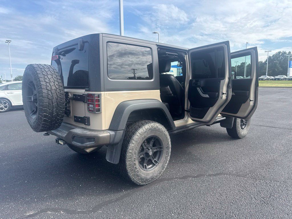 Used 2016 Jeep Wrangler Unlimited Rubicon w/ Connectivity Group AWD/4WD image 17