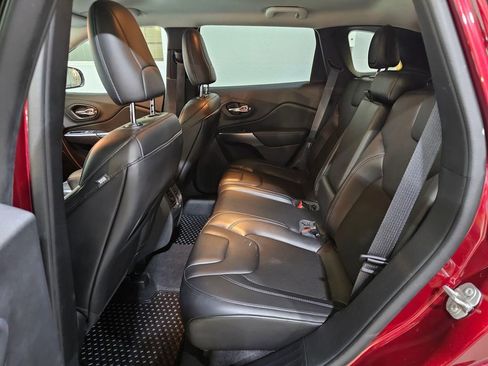 Used 2020 Jeep Cherokee Latitude Plus w/ Cold Weather Group image 24