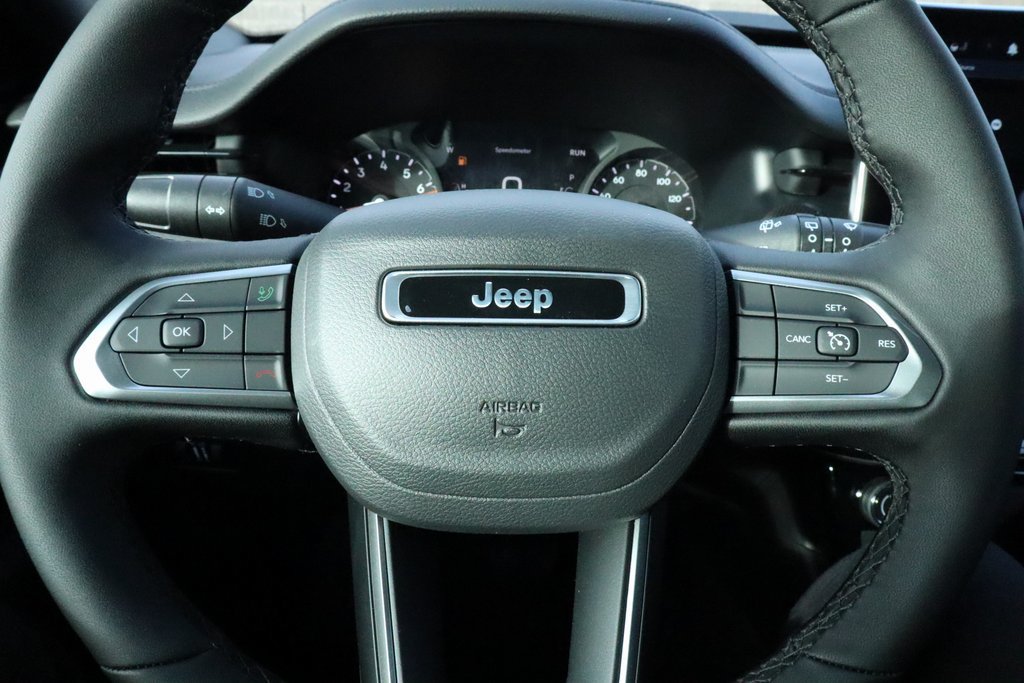 New 2026 Jeep Compass Latitude AWD/4WD image 3
