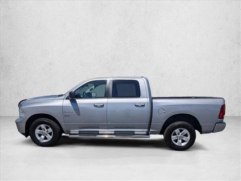 Used 2021 RAM 1500 Classic SLT AWD/4WD image 9