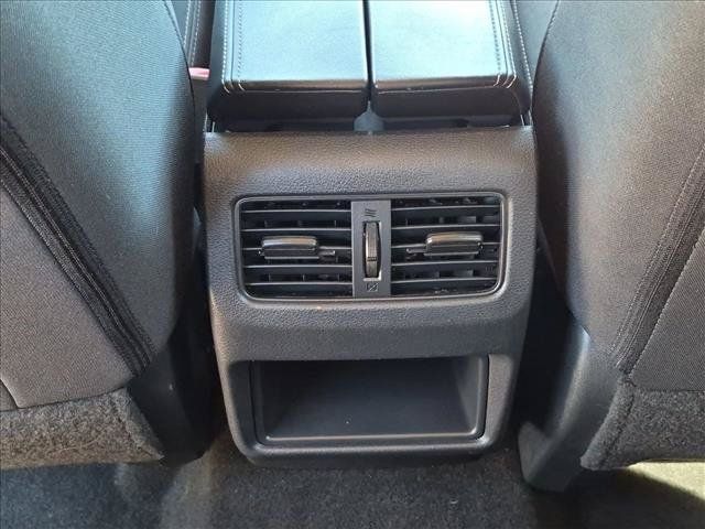 Used 2024 Nissan Rogue S AWD/4WD image 16
