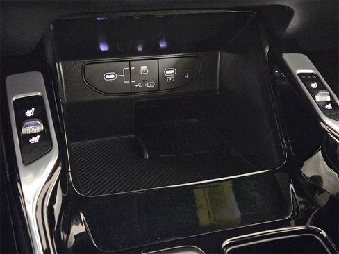 Used 2024 Kia Sorento SX Prestige w/ Olive Brown Leather Package image 16