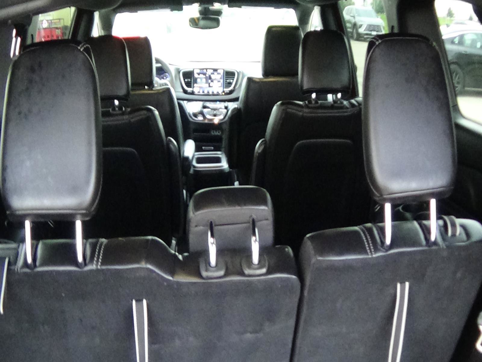 Certified 2025 Chrysler Pacifica Select FWD image 10