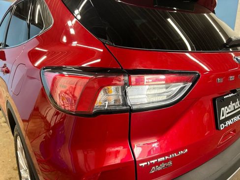 Used 2022 Ford Escape Titanium w/ Titanium Elite Package AWD/4WD image 9