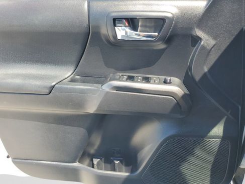 Used 2020 Toyota Tacoma TRD Sport image 24