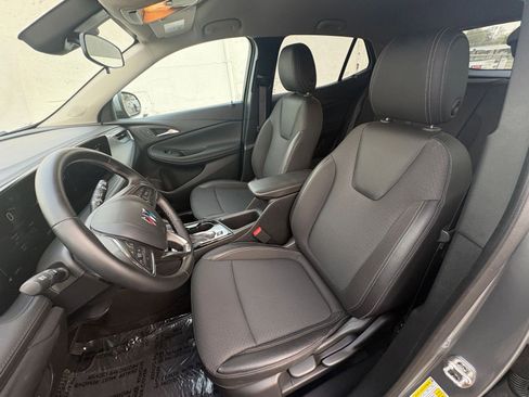 Used 2025 Buick Encore GX Preferred FWD image 35