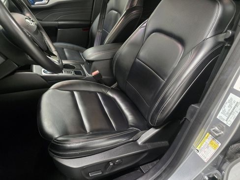 Used 2023 Ford Escape Platinum image 22