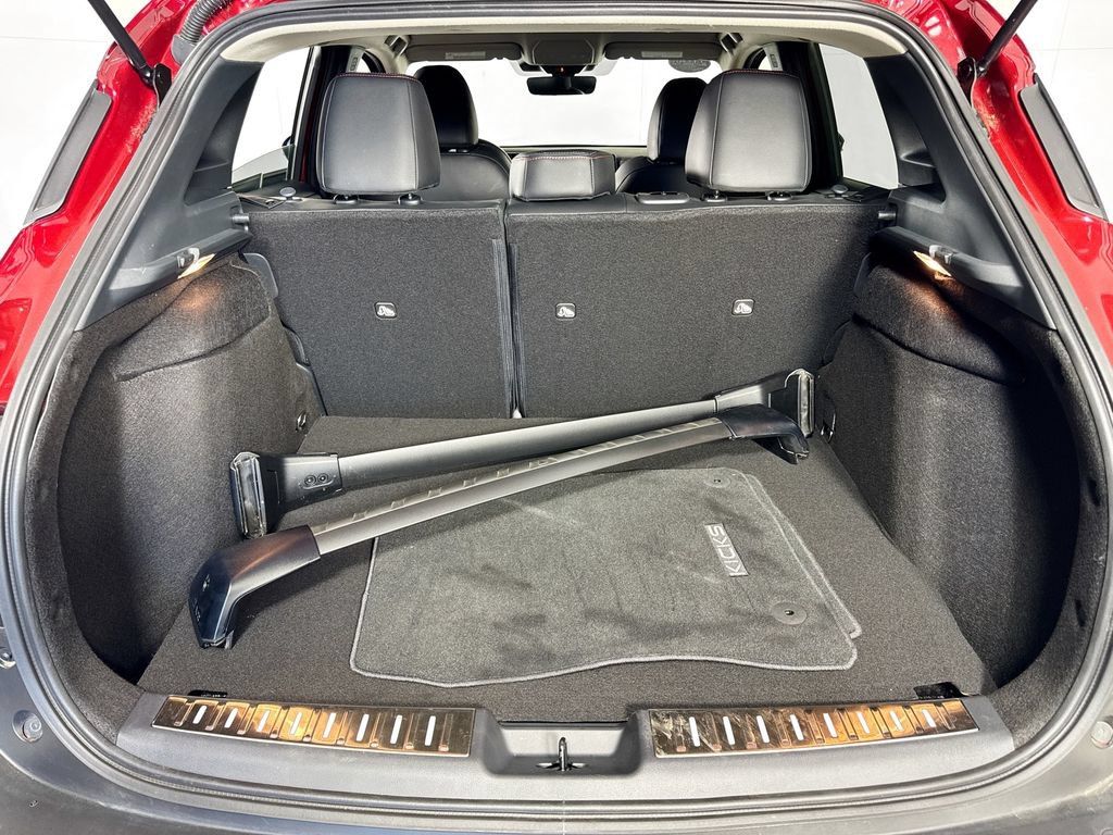 Used 2025 Nissan Kicks SR w/ Illumination Package AWD/4WD image 29
