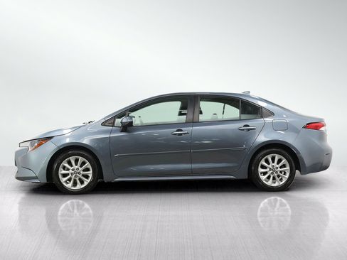 Used 2020 Toyota Corolla LE w/ LE Premium Package FWD image 2