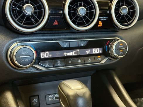 Used 2025 Nissan Sentra SR FWD image 10