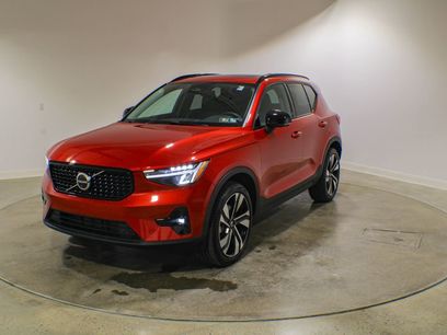 Used 2024 Volvo XC40 B5 Plus w/ Climate Package