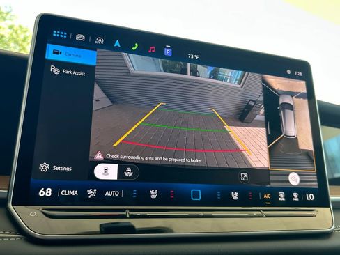 New 2026 Volkswagen Tiguan SEL R-Line AWD/4WD image 25