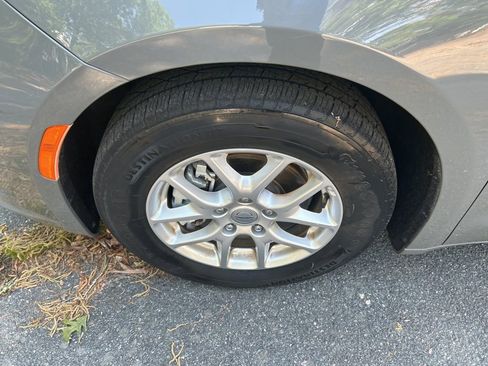 Used 2022 Chrysler Pacifica Touring-L FWD image 11