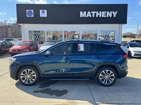 Used 2020 GMC Terrain SLT w/ Preferred Package image 2