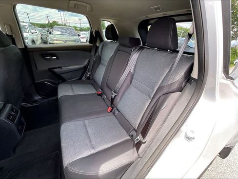 Used 2023 Nissan Rogue SV AWD/4WD image 14