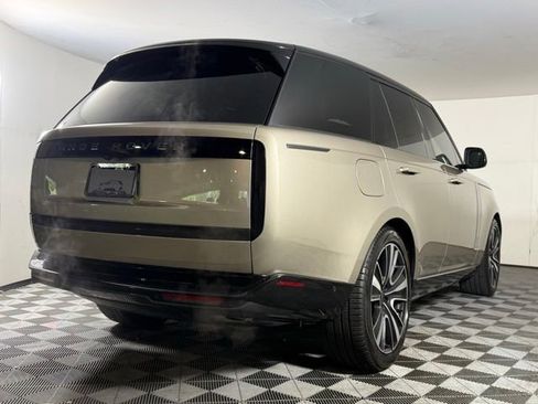 Used 2025 Land Rover Range Rover SE AWD/4WD image 8