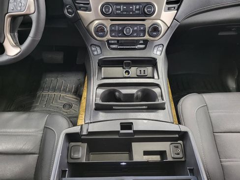 Used 2017 GMC Yukon Denali w/ Open Road Package image 19