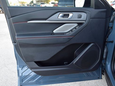 Certified 2025 Ford Explorer ST image 19