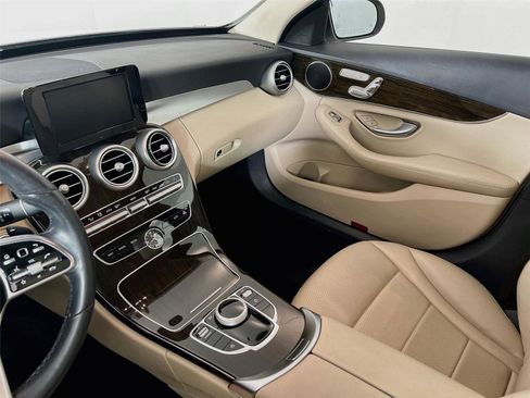 Used 2019 Mercedes-Benz C 300 4MATIC Sedan image 23