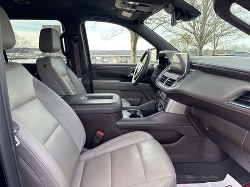 Used 2023 Chevrolet Suburban Z71 w/ Z71 Off-Road Package image 11