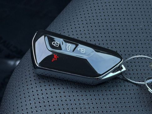 Used 2025 Volkswagen Atlas Cross Sport SE image 22