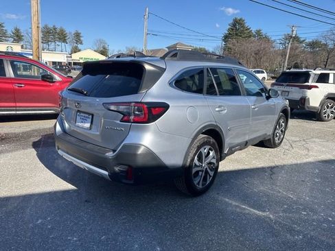 Used 2022 Subaru Outback Limited image 3