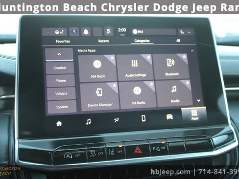 Used 2023 Jeep Compass Limited image 24