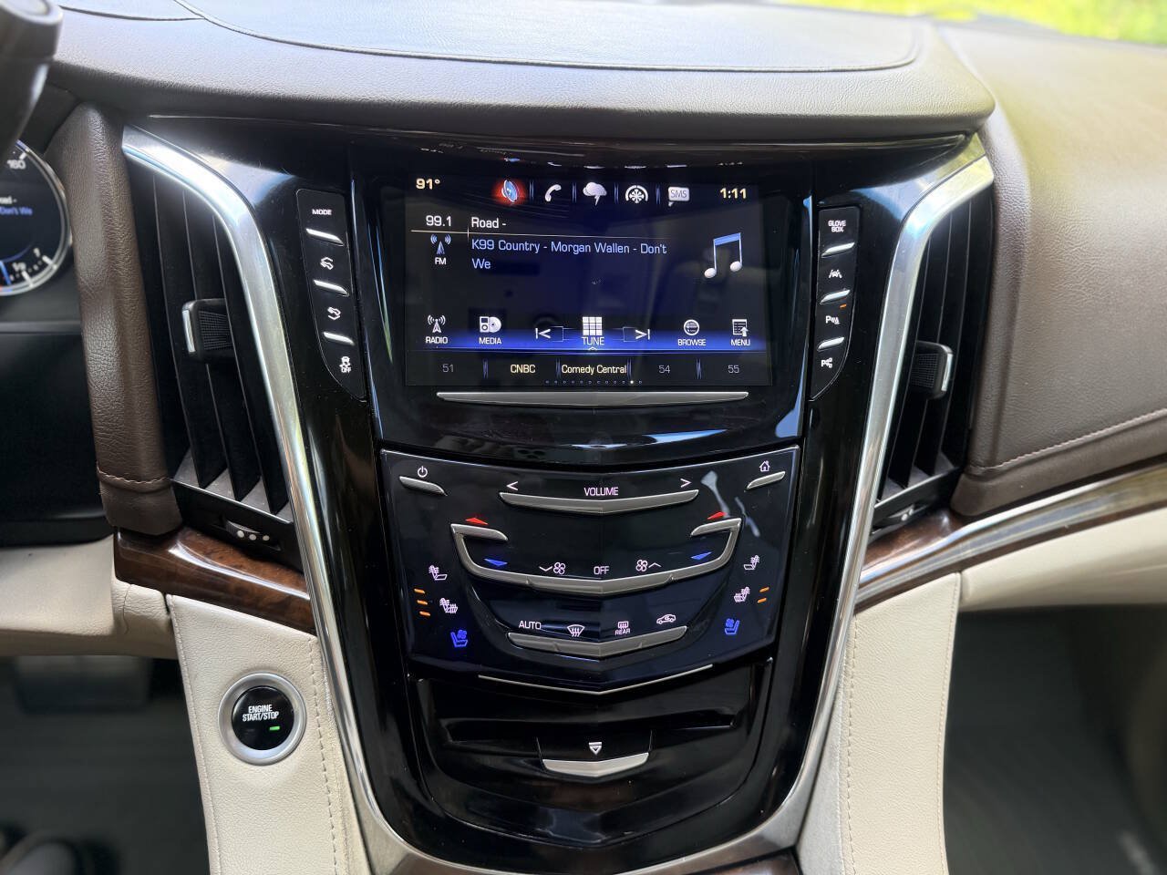 Used 2017 Cadillac Escalade Premium Luxury AWD/4WD image 26