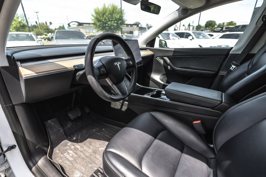 Used 2021 Tesla Model Y Long Range AWD/4WD image 13