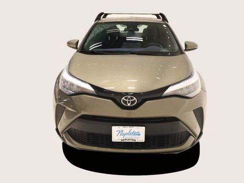 Used 2021 Toyota C-HR XLE image 3