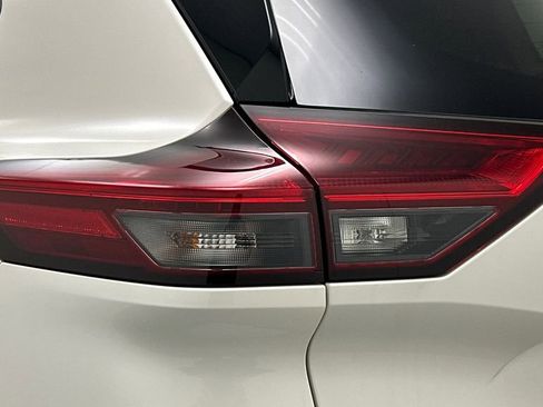 Certified 2023 Nissan Rogue SL AWD/4WD image 24