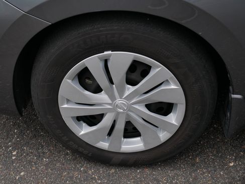 Used 2024 Nissan Versa S w/ Trunk Package FWD image 15