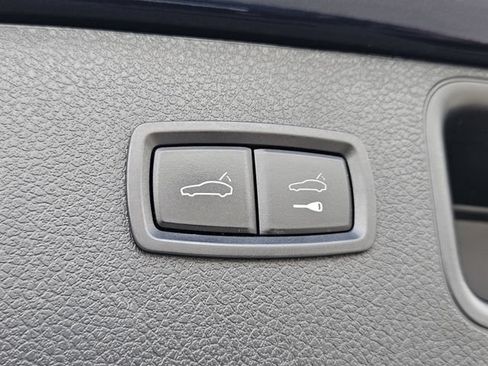 Used 2021 Porsche Macan AWD/4WD image 16